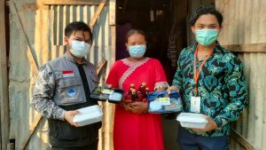 Aksi Berbagi Nasi Box Gratis - Indonesia Berbagi