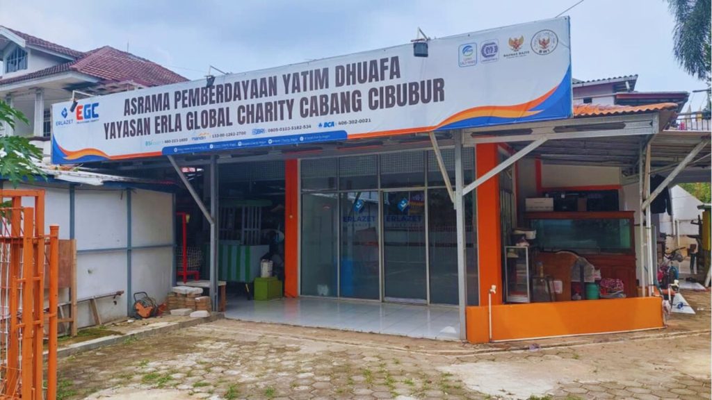 Asrama Yatim Cibubur Erlazet Charity
